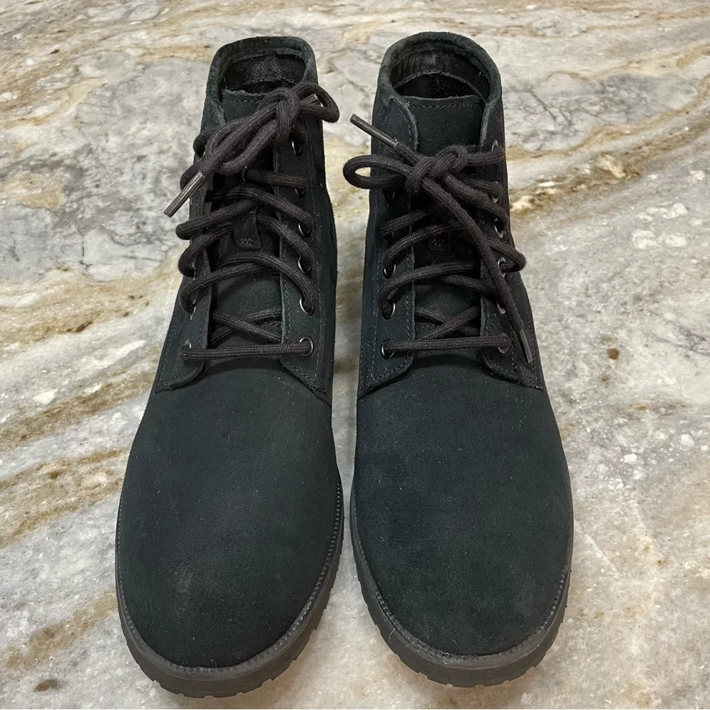 UGG Moreau Black Suede Lace Up Chukka Boots Shearling Lining Men’s 9.5